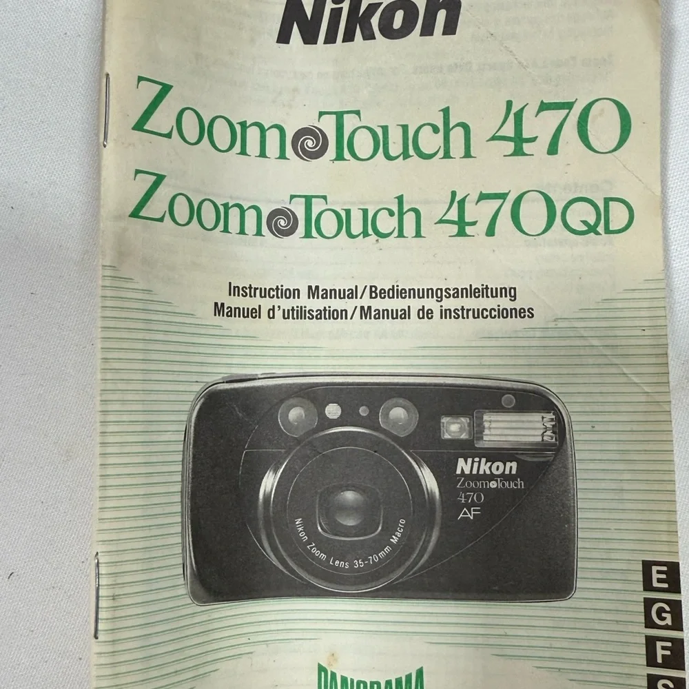Nikon Zoom Touch 470 QD with case